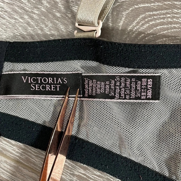 Victoria’s Secret Lined Perfect Coverage Bra Black Lace 38D - Picture 12 of 16